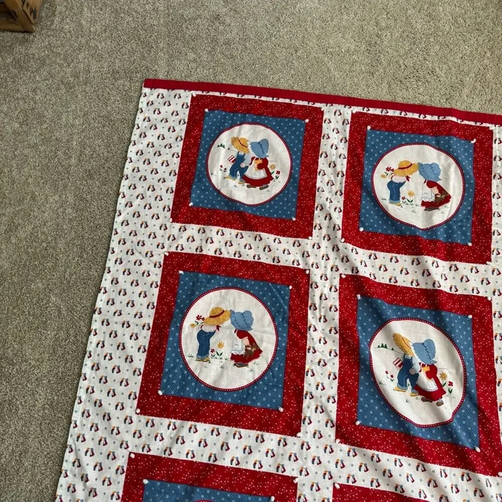Vintage Sunbonnet Sue & Overall Sam Patchwork Quilt Baby Blanket Lightweight